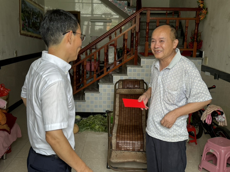 王正雷主任七一走访玉环福山村,深情慰问老党员与困难党员1.png 王正雷主任七一走访玉环福山村,深情慰问老党员与困难党员1.png